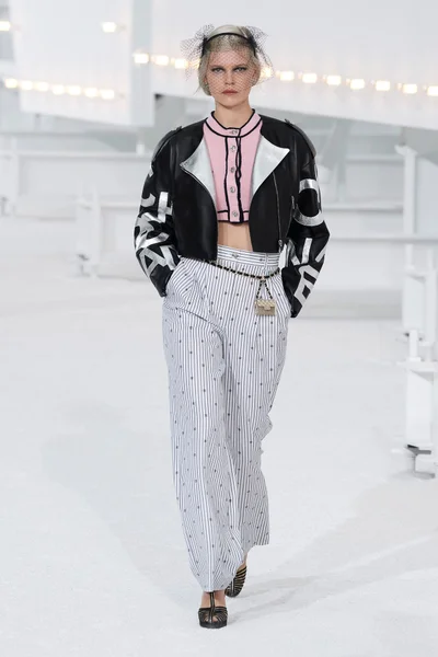 Look 9